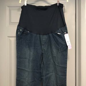 NEW NWT MATERNITY JEANS. MUST BUNDLE